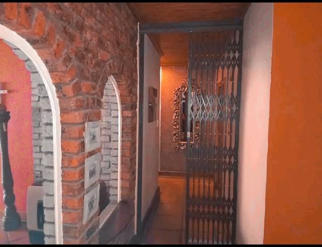 5 BEDROOM HOUSE FOR SALE IN GEDULD